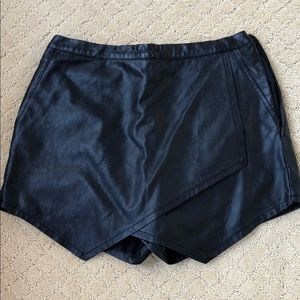 Vegan leather A&F skort